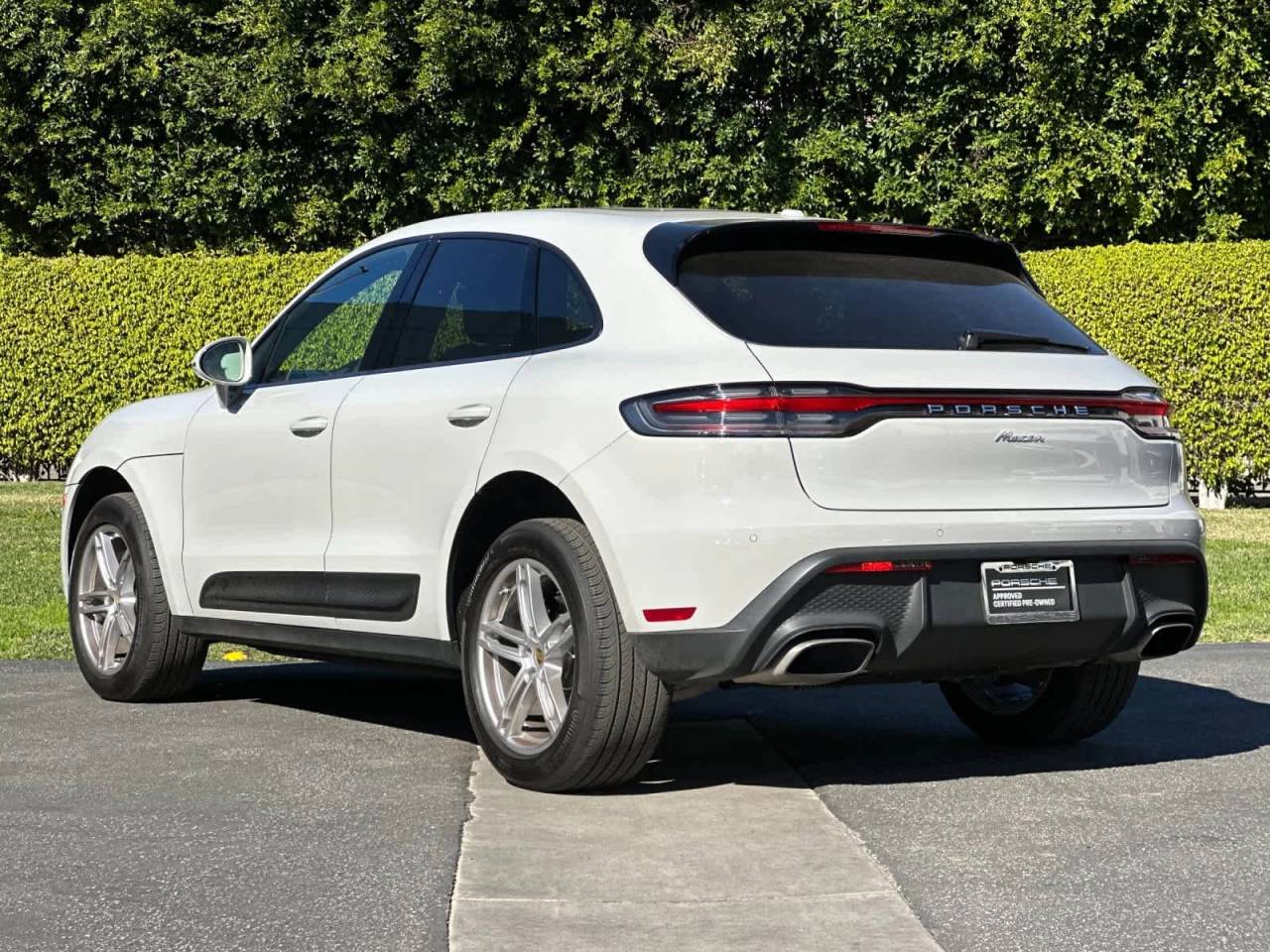 2025 Porsche Macan AWD