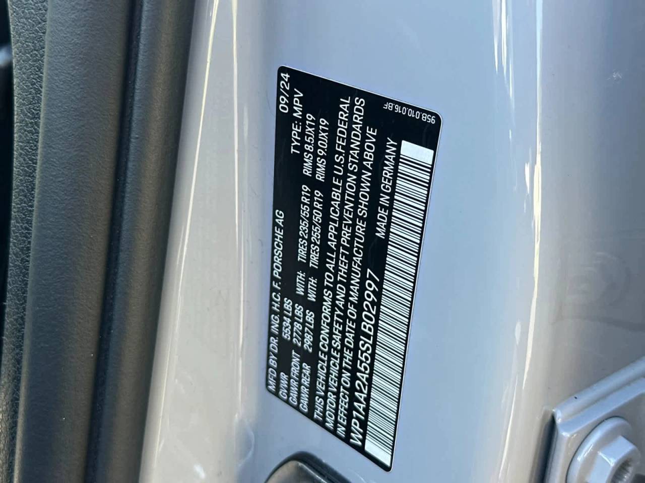 2025 Porsche Macan AWD