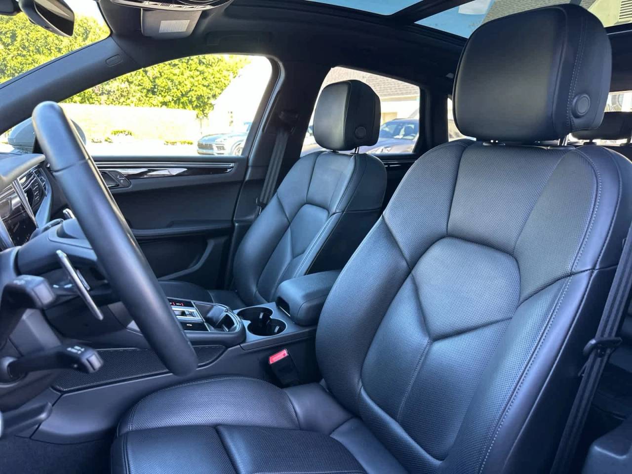 2025 Porsche Macan AWD