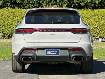 2025 Porsche Macan AWD