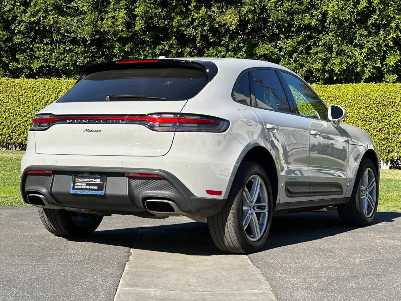 2025 Porsche Macan AWD