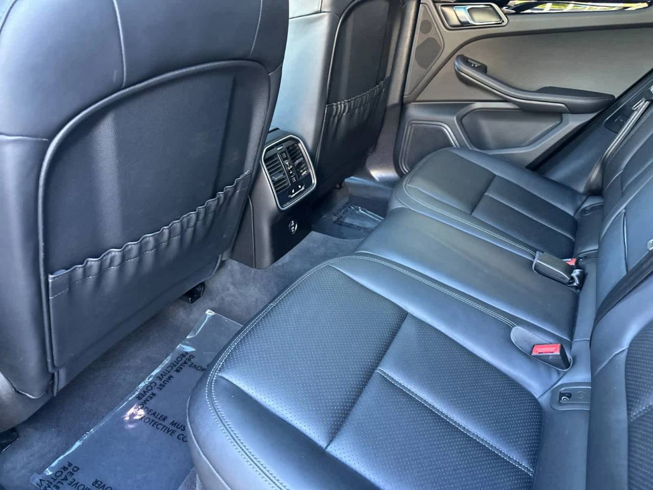 2025 Porsche Macan AWD