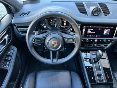 2025 Porsche Macan AWD