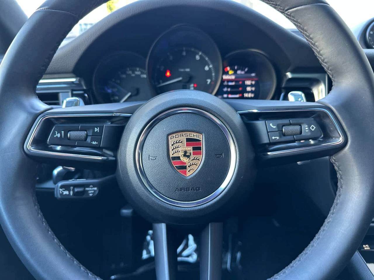 2025 Porsche Macan AWD