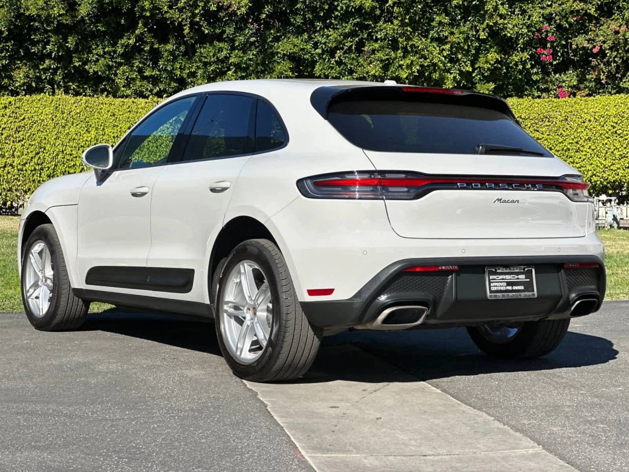 2025 Porsche Macan AWD