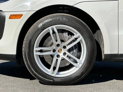 2025 Porsche Macan AWD