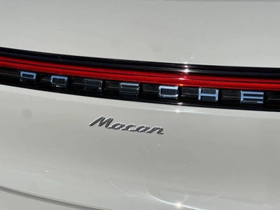 2025 Porsche Macan AWD