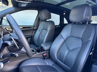 2025 Porsche Macan AWD