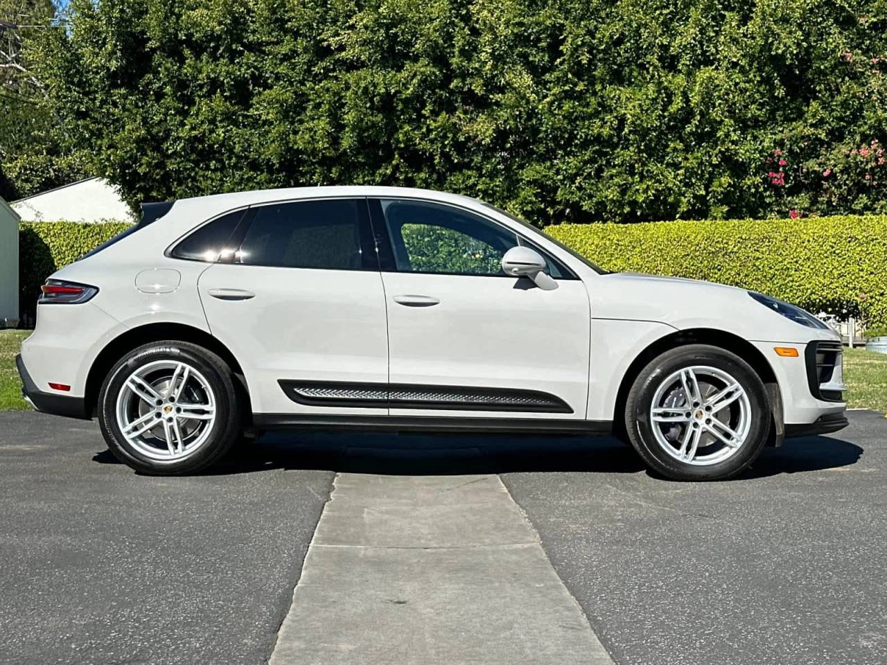 2025 Porsche Macan AWD