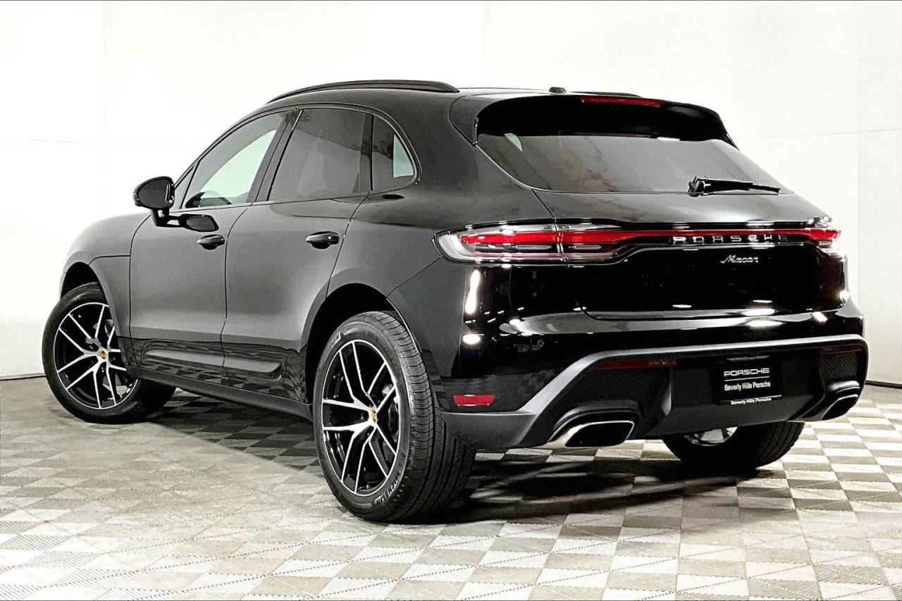 2025 Porsche Macan AWD