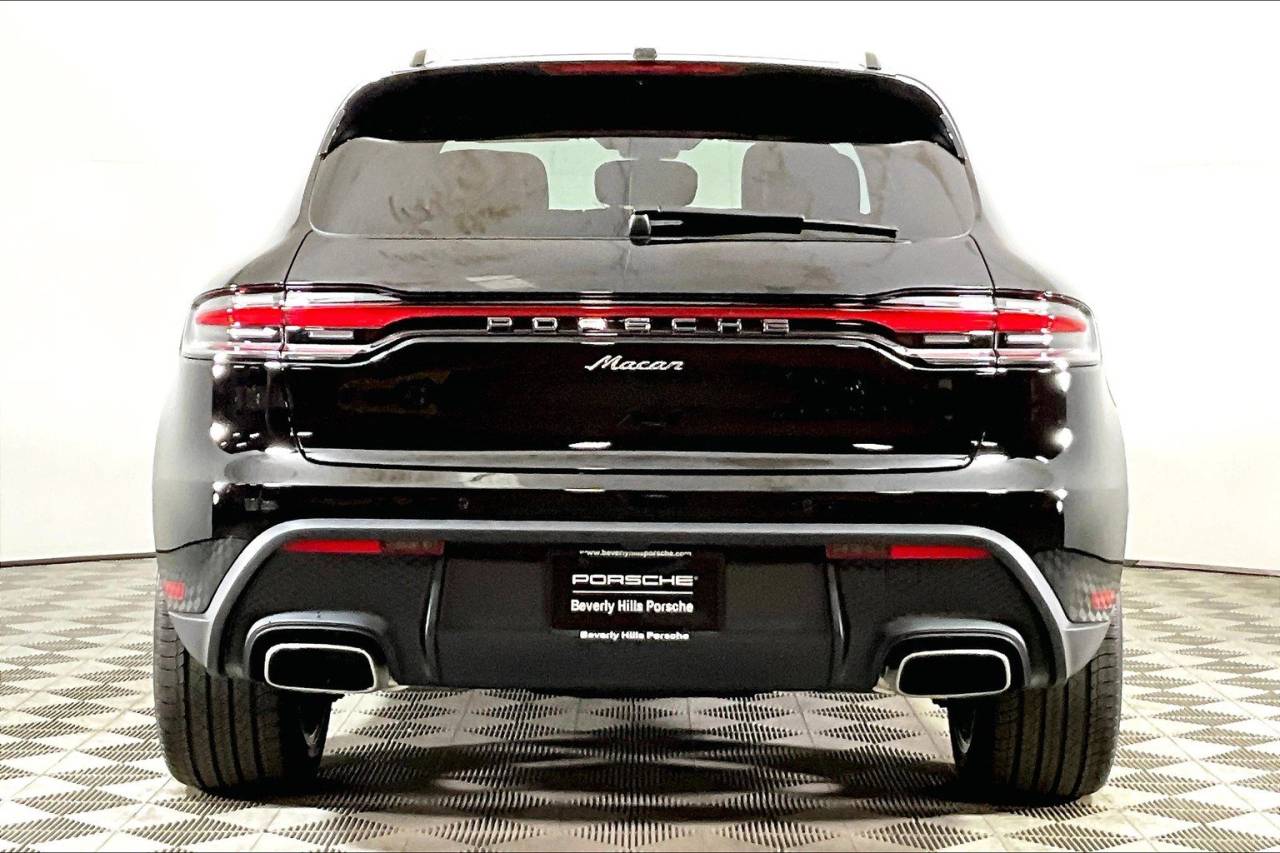 2025 Porsche Macan AWD