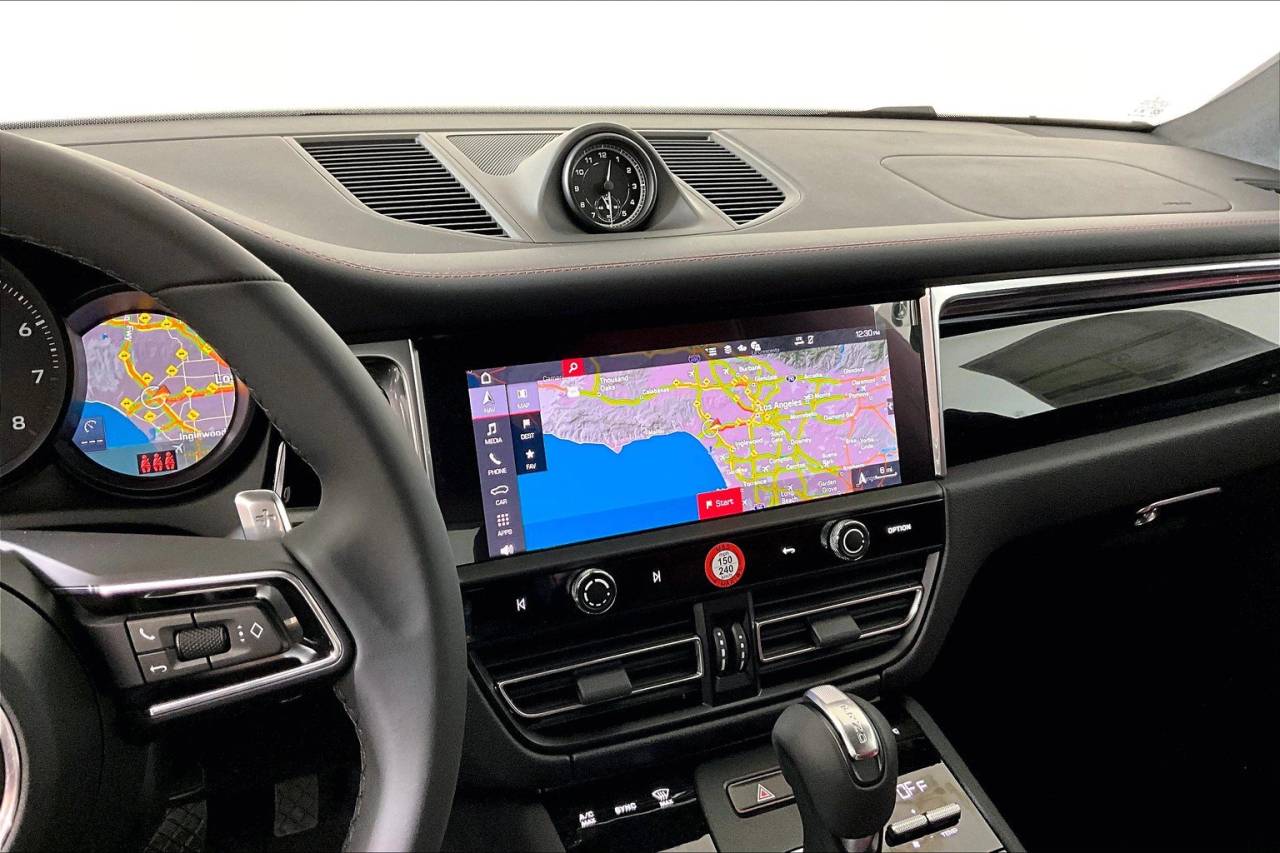 2025 Porsche Macan AWD