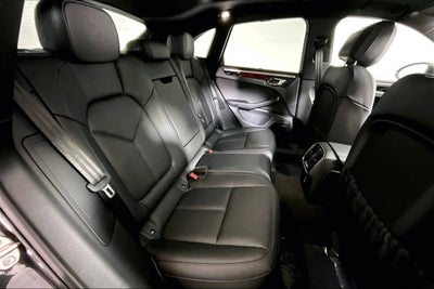 2025 Porsche Macan AWD