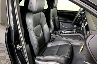 2025 Porsche Macan AWD