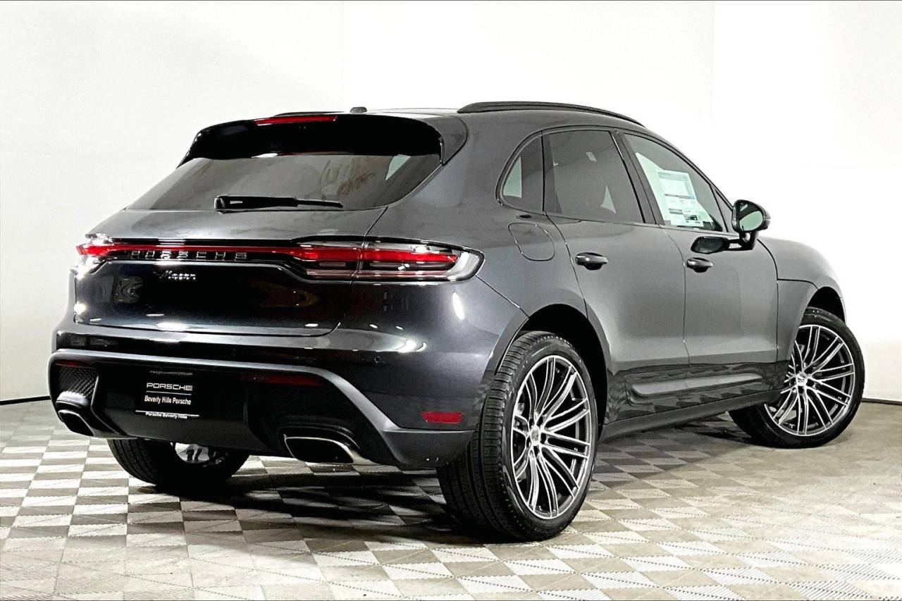 2025 Porsche Macan AWD