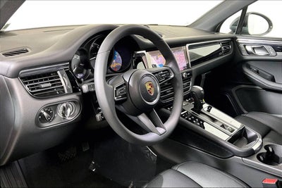 2025 Porsche Macan AWD