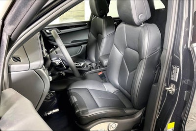 2025 Porsche Macan AWD