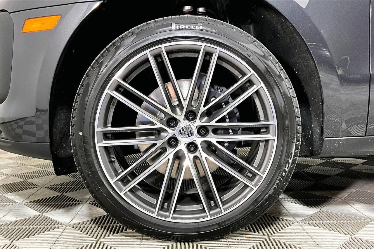 2025 Porsche Macan AWD