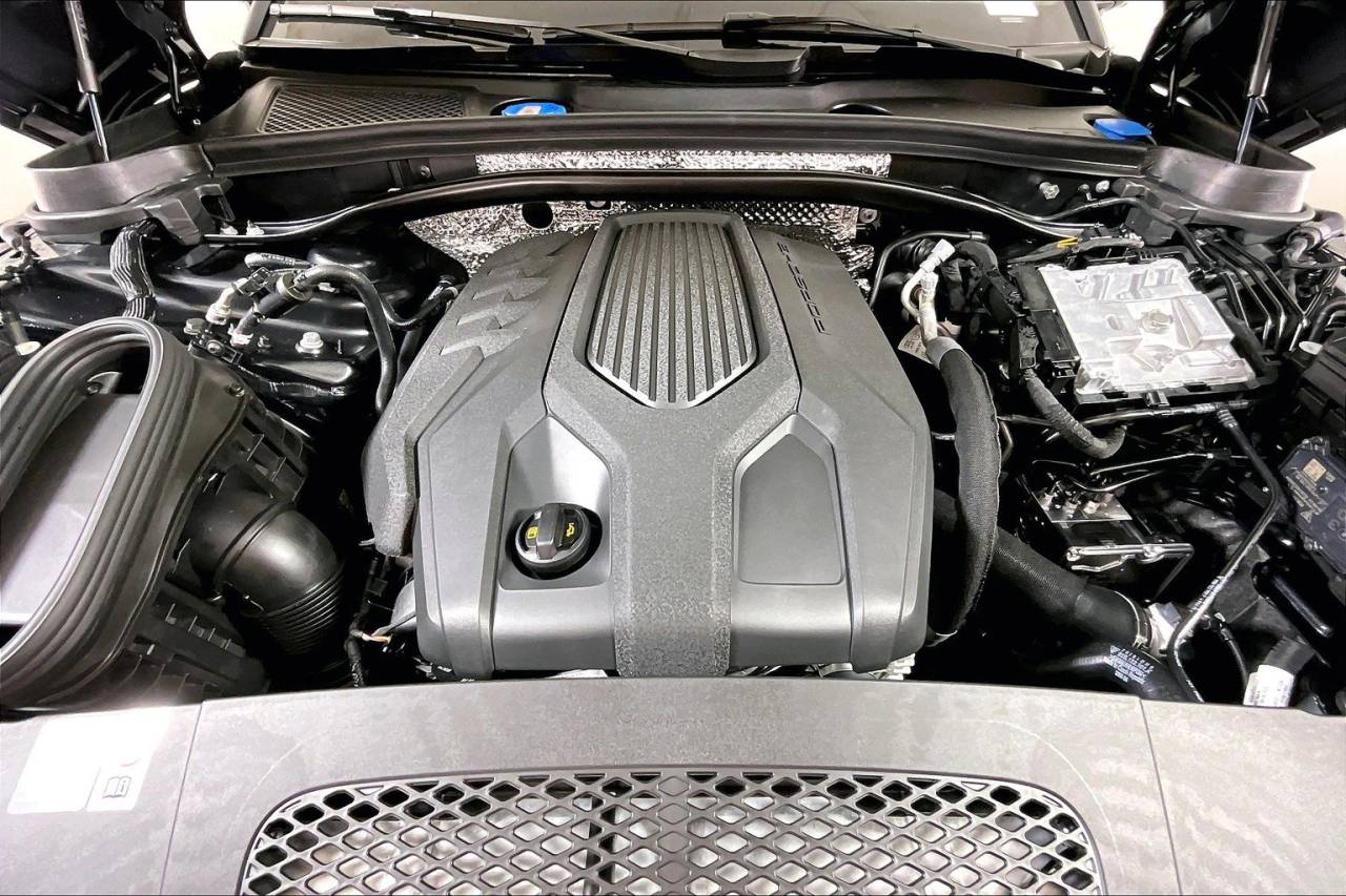 2025 Porsche Macan AWD