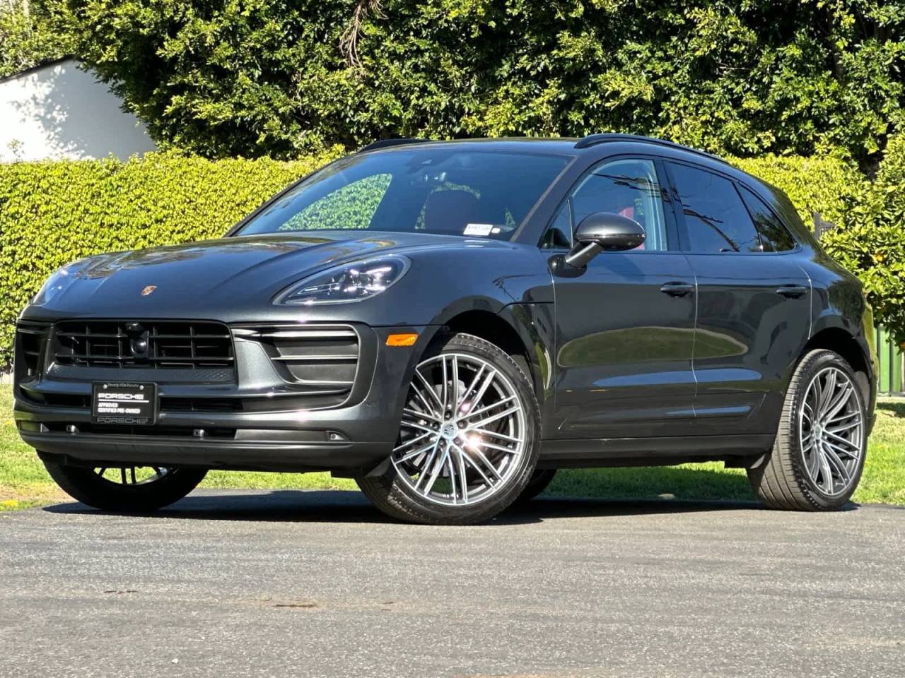 2025 Porsche Macan Base