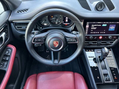 2025 Porsche Macan AWD