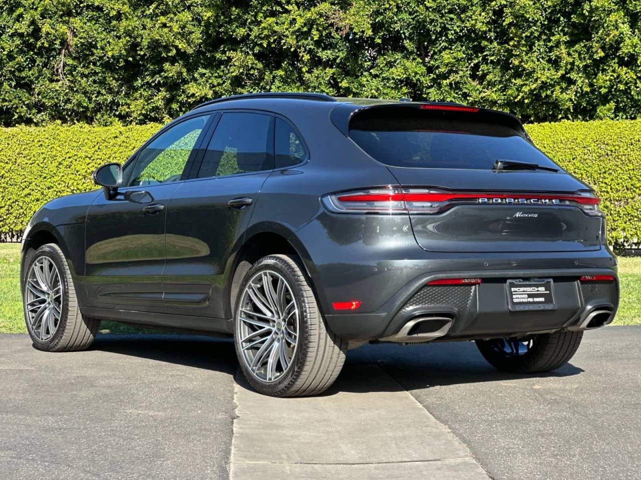 2025 Porsche Macan AWD