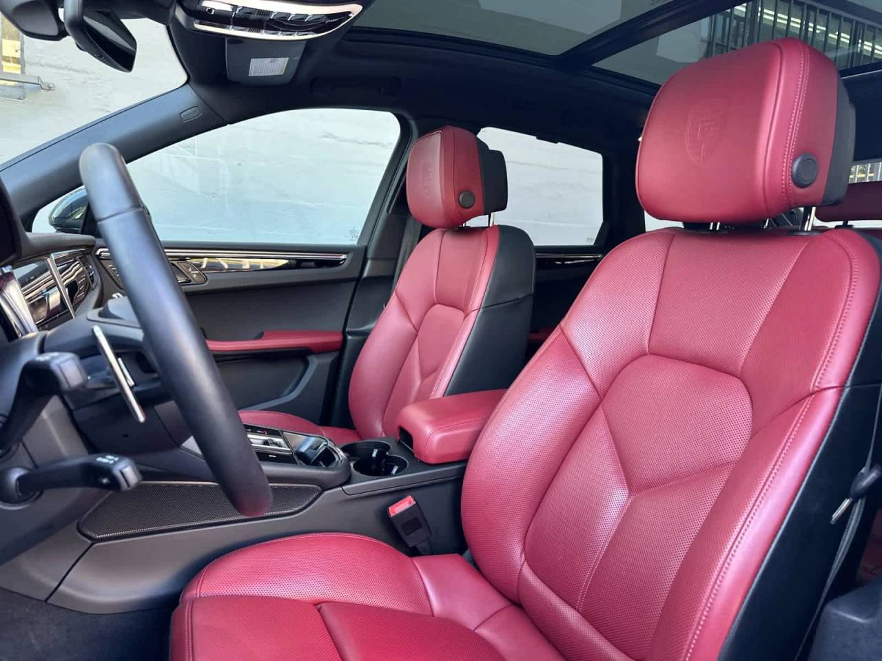 2025 Porsche Macan AWD