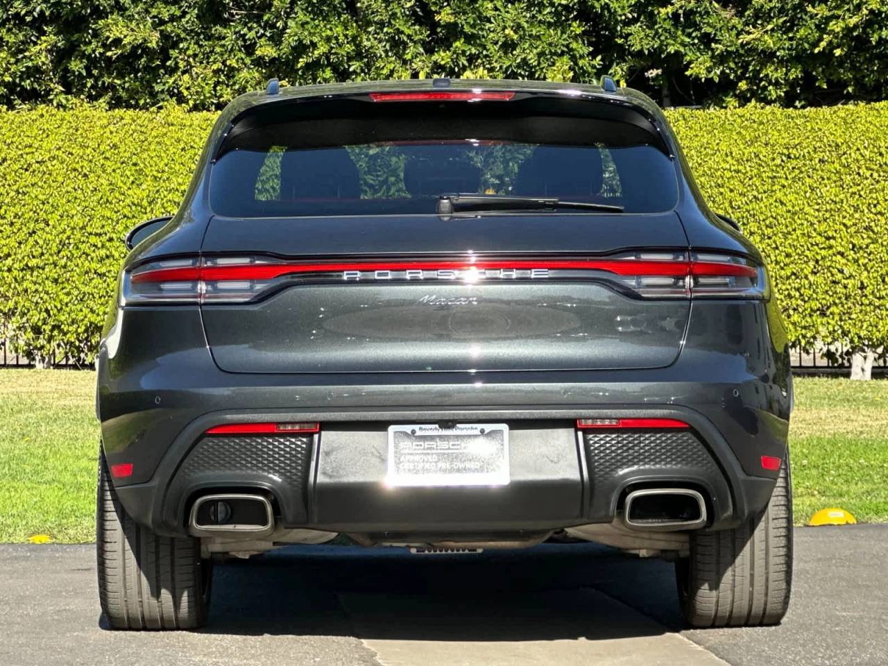 2025 Porsche Macan AWD