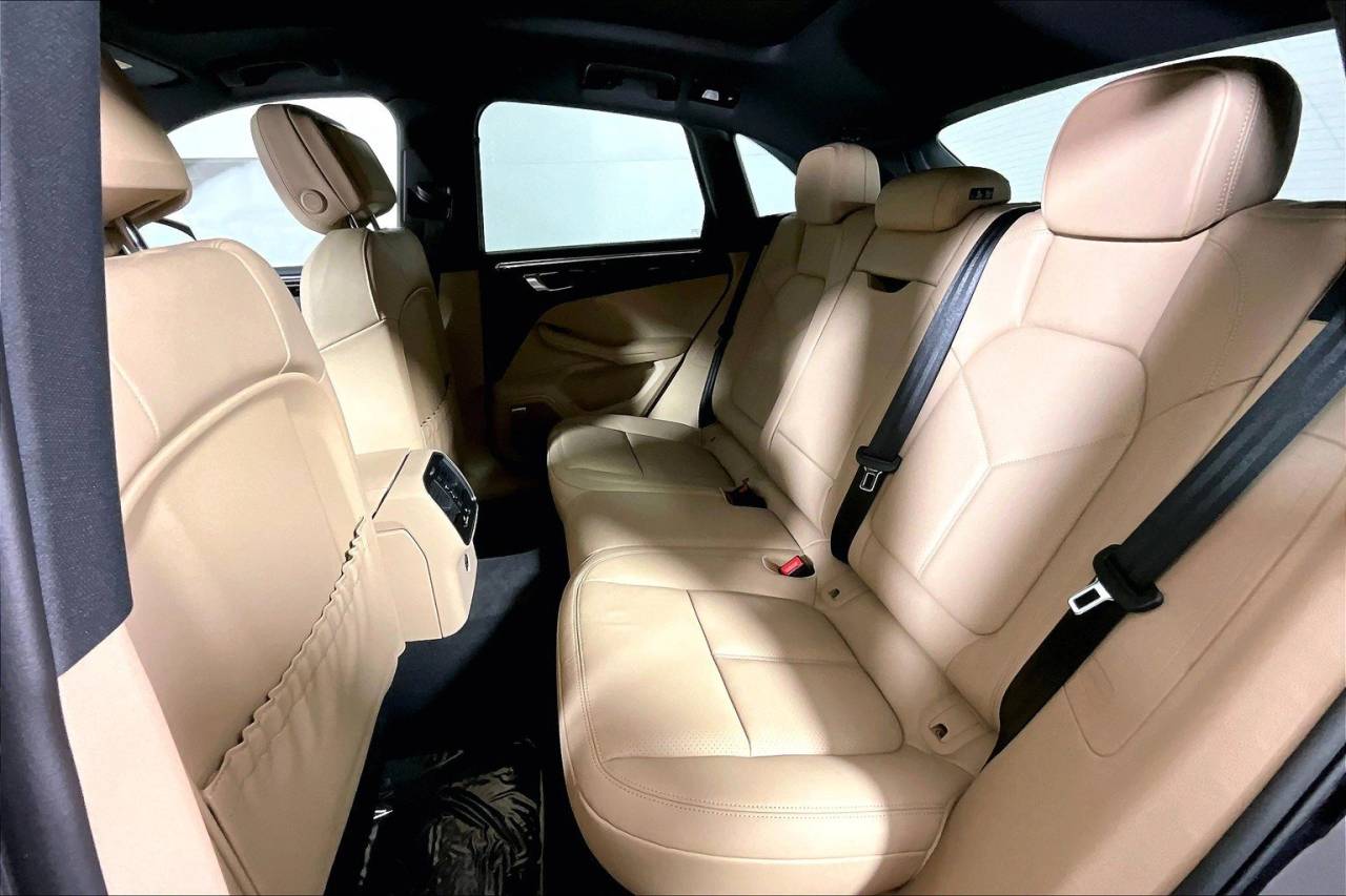 2025 Porsche Macan AWD