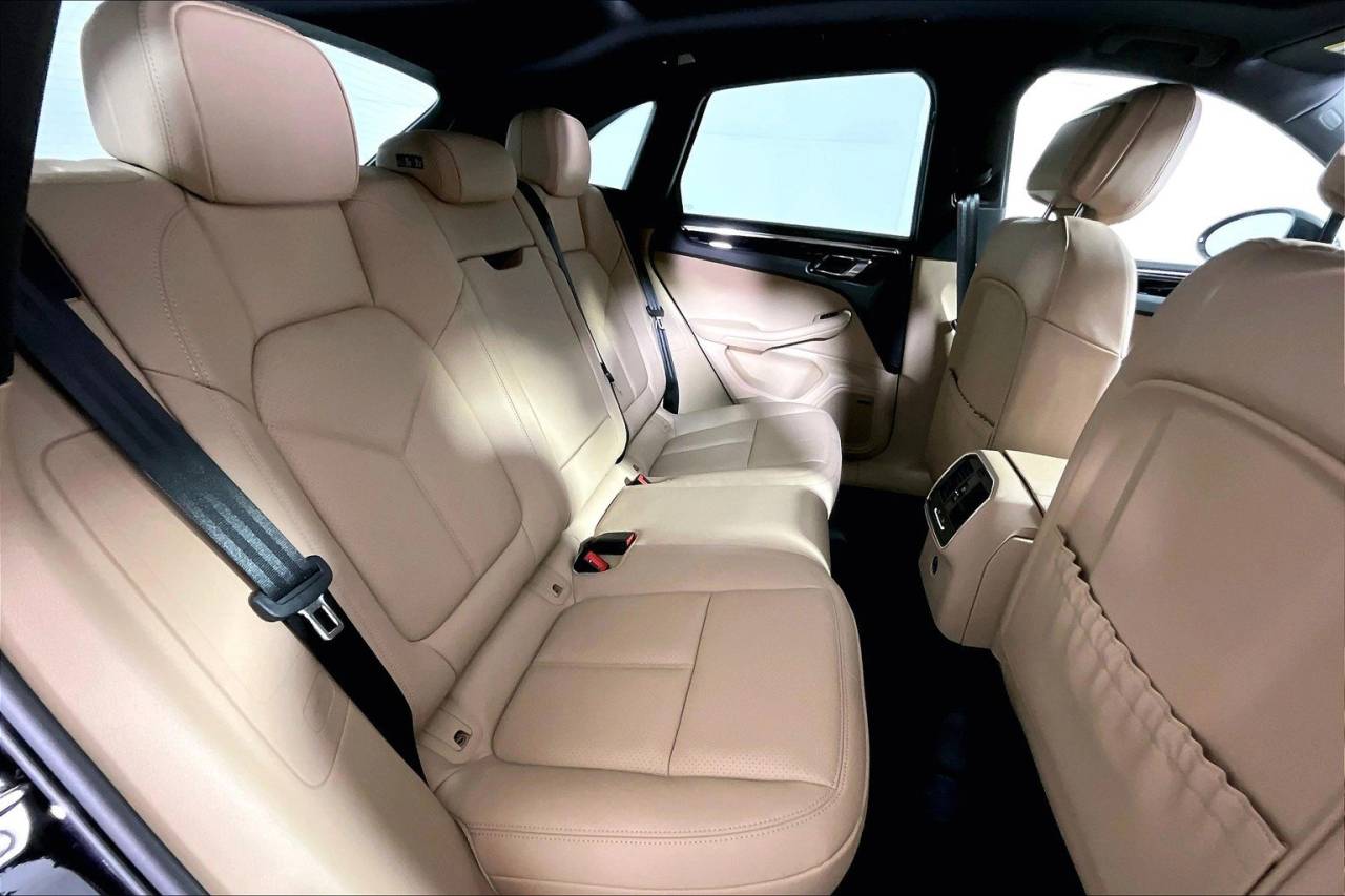 2025 Porsche Macan AWD