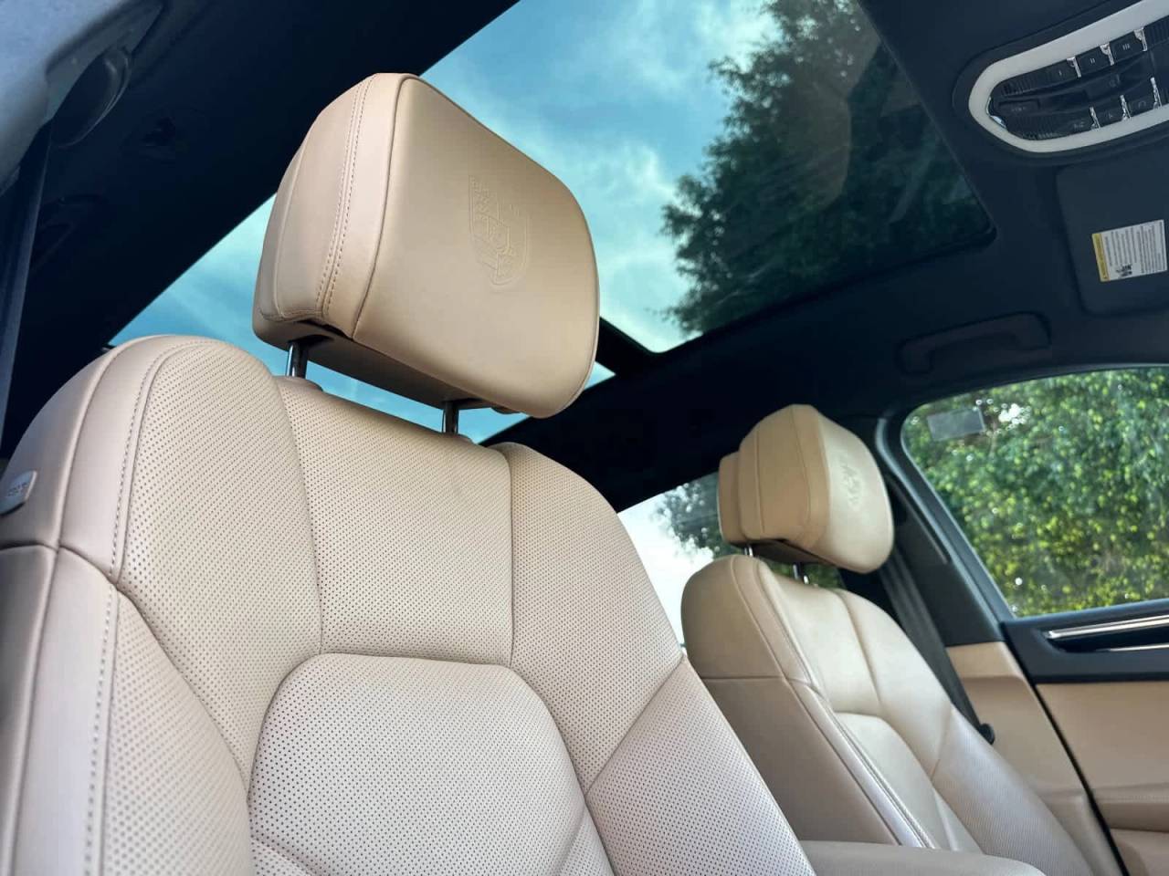 2025 Porsche Macan Base