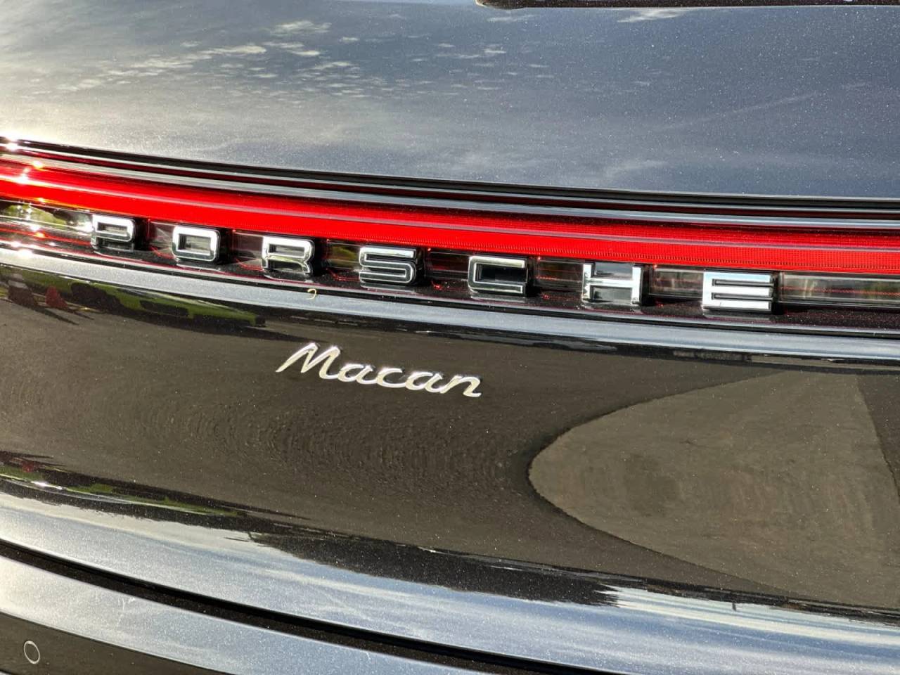 2025 Porsche Macan Base
