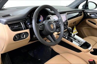 2025 Porsche Macan AWD