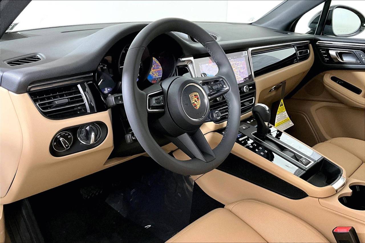 2025 Porsche Macan AWD