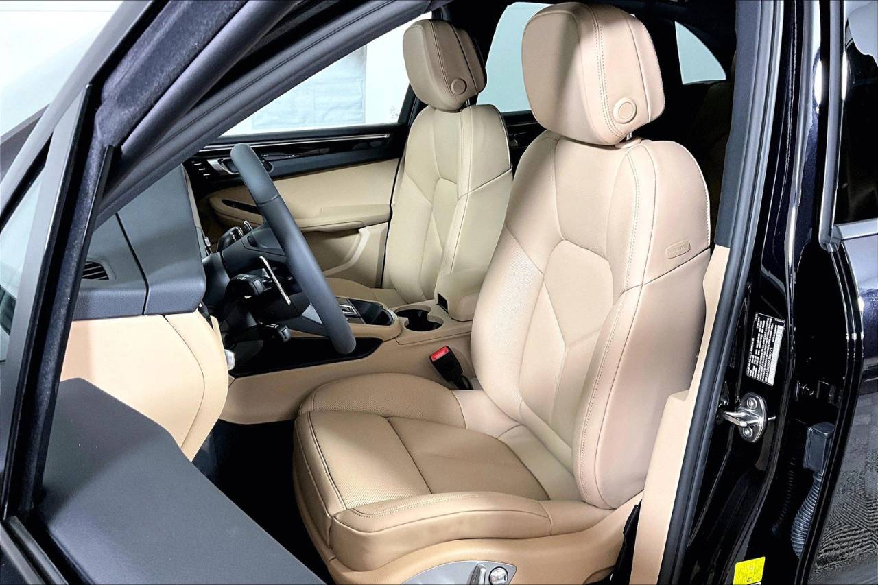 2025 Porsche Macan AWD