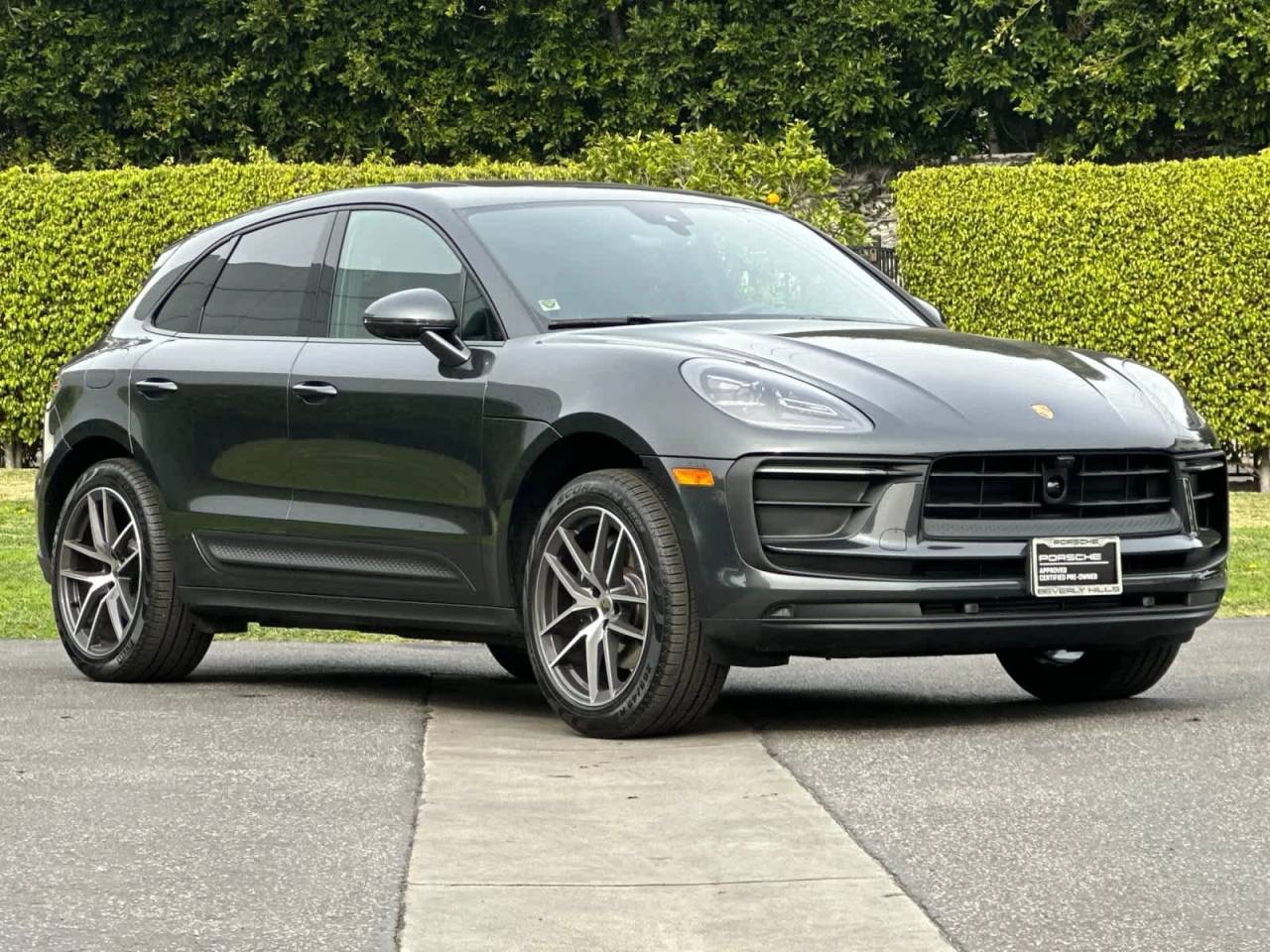 2025 Porsche Macan AWD