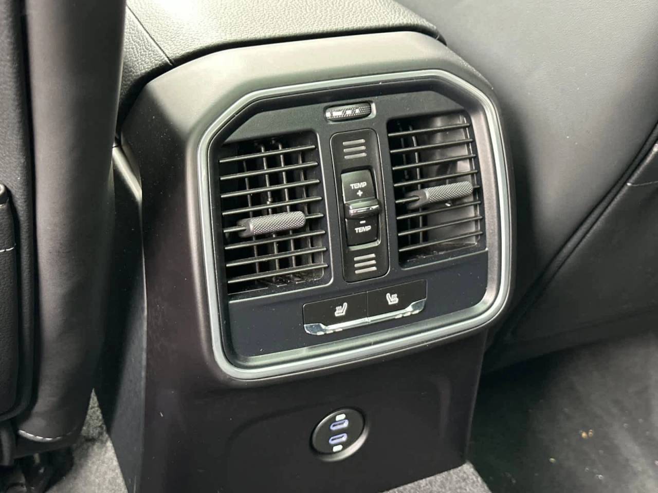 2025 Porsche Macan AWD