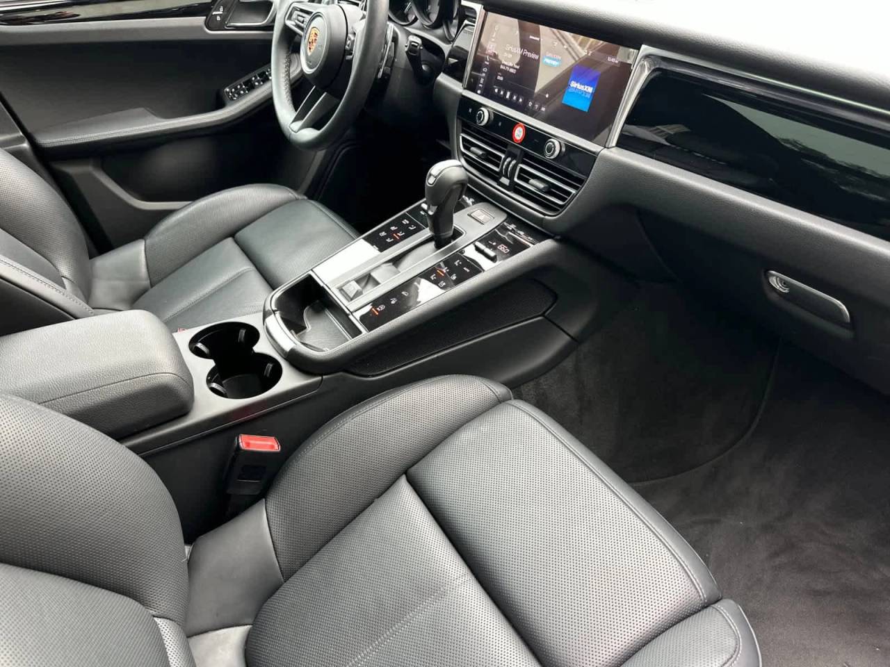 2025 Porsche Macan AWD