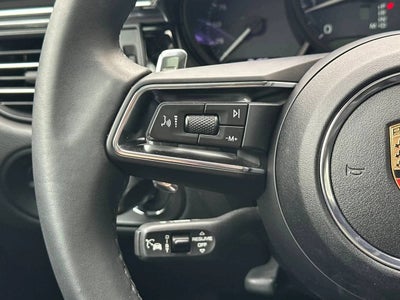 2025 Porsche Macan AWD