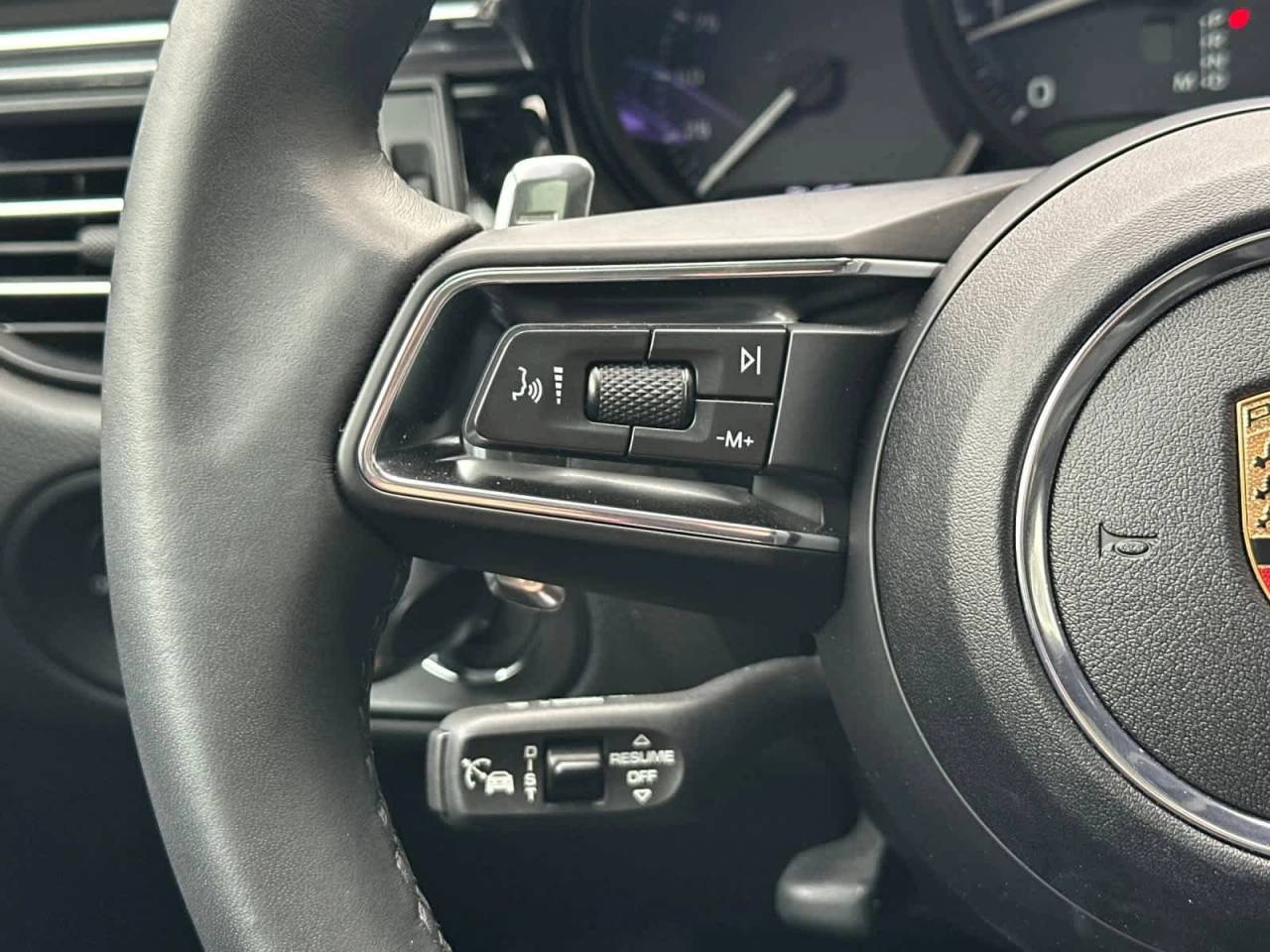 2025 Porsche Macan AWD