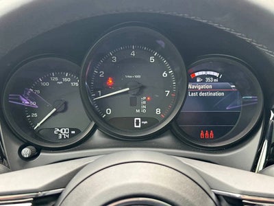 2025 Porsche Macan AWD