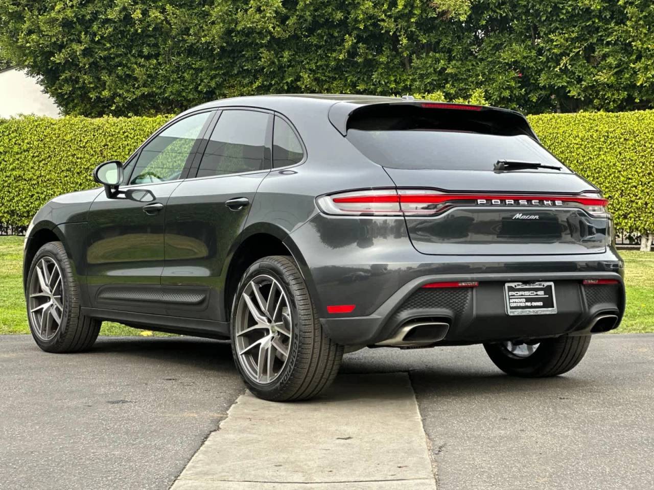 2025 Porsche Macan AWD