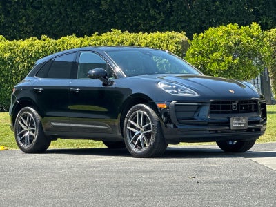 2025 Porsche Macan Base