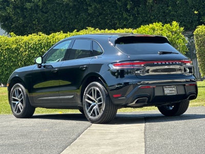 2025 Porsche Macan Base