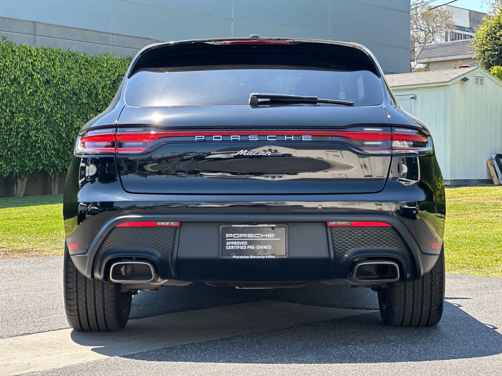 2025 Porsche Macan Base