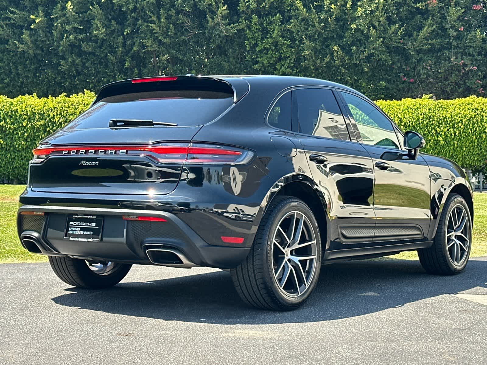 2025 Porsche Macan Base