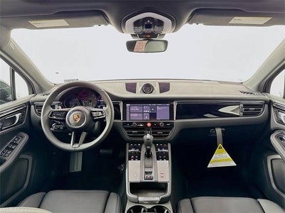2025 Porsche Macan Base