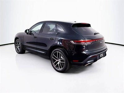 2025 Porsche Macan Base