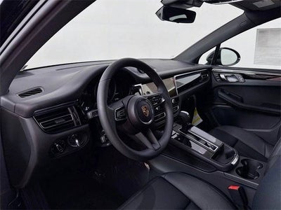2025 Porsche Macan Base