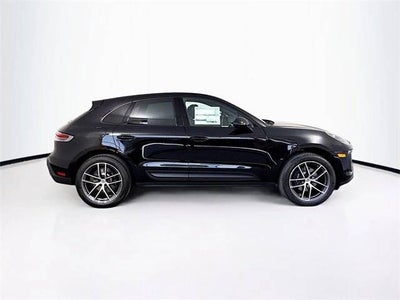 2025 Porsche Macan Base